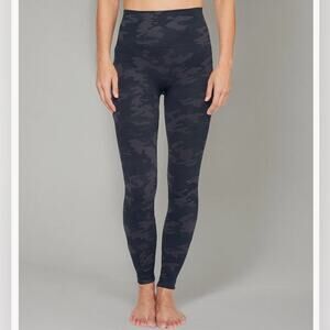 SPANX New Small Black Camo Women's EcoCare Seamless Leggings